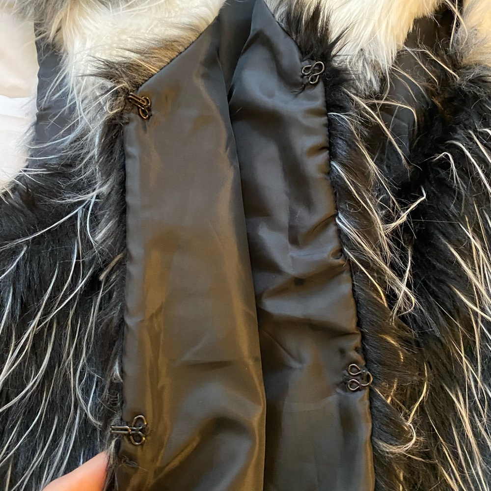 Faux Fur Vest - Picture 5 of 6
